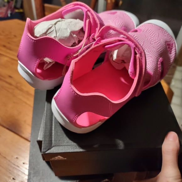 New in box Adidas water shoe sandal sz 5 pink - Picture 6 of 7